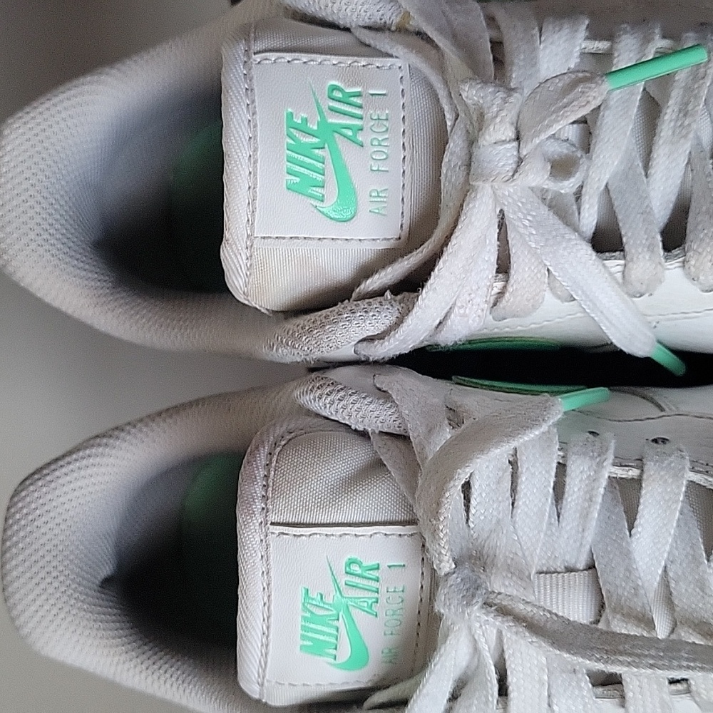 Girls Nike White and Green Sneakers Classic Low-Top Design - Picture 5 of 5